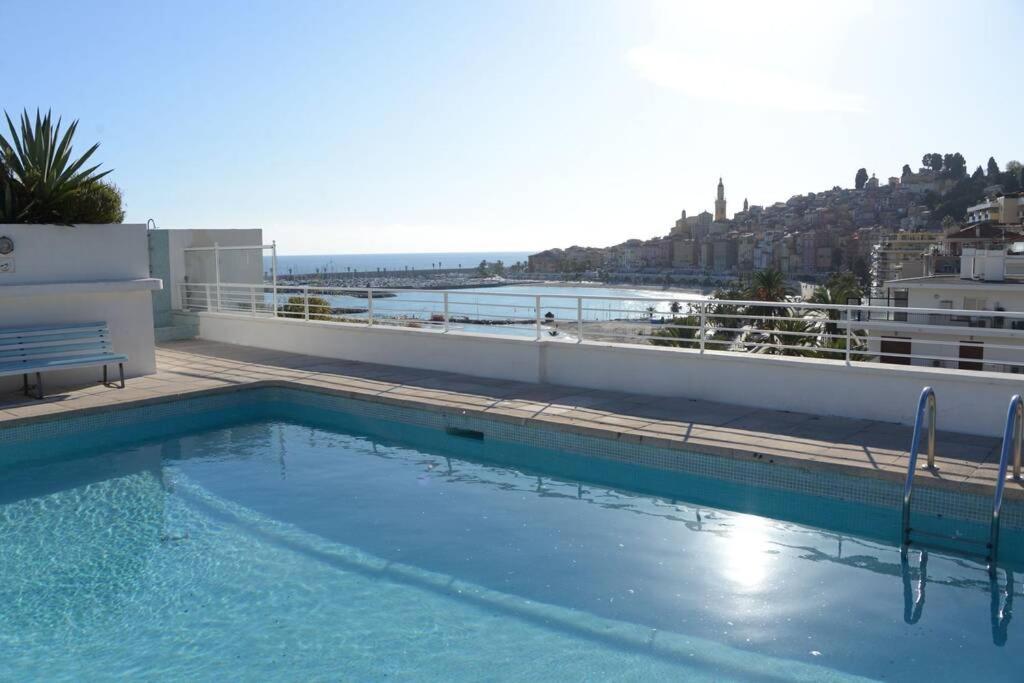 Le Lodge, T2 classé 3 étoiles avec jardin, parking, piscine&mer à 2 pas Menton Extérieur photo