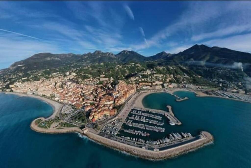 Le Lodge, T2 classé 3 étoiles avec jardin, parking, piscine&mer à 2 pas Menton Extérieur photo