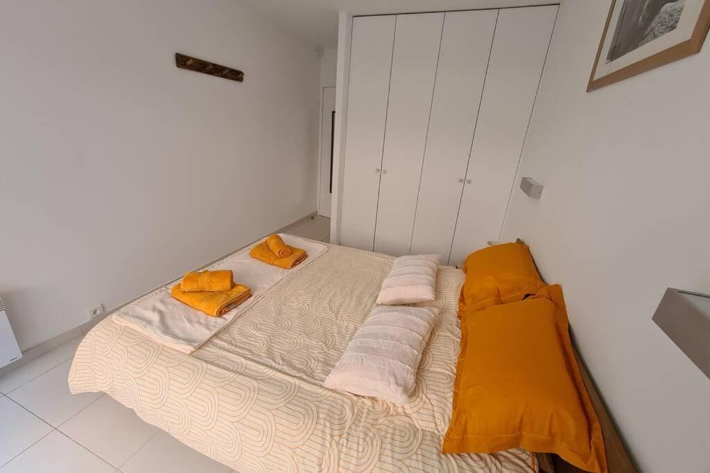 Le Lodge, T2 classé 3 étoiles avec jardin, parking, piscine&mer à 2 pas Menton Extérieur photo